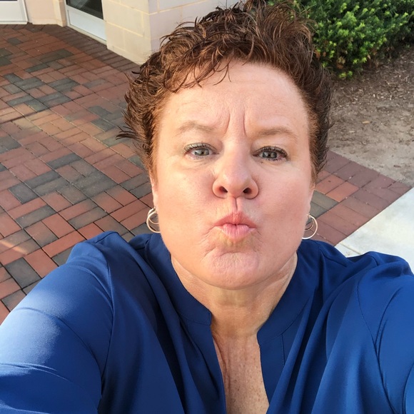 Meet your Posher, Kelly - Picture 2 of 2